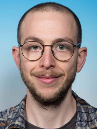 b_200_0_16777215_0_0_https___resource.iqoqi.at_staff_db_DEEG_Lukas_web_2023-c-1737637182.jpg